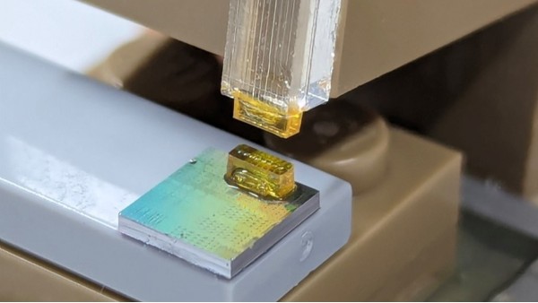 SABIC创新EXTEM™ RH系列树脂可用于共封装光学器件微透镜阵列
